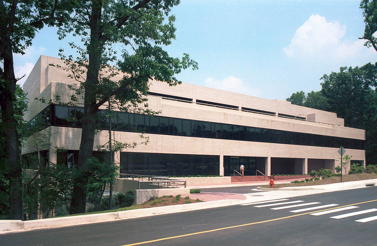 STScI building in 1983