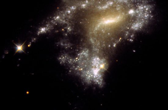 NASA's Hubble Traces 'String of Pearls' Star Clusters in Galaxy Collisions
